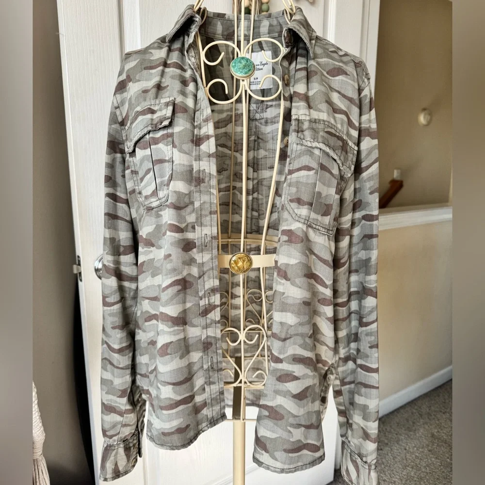 Button-Up - Picture 2 of 5